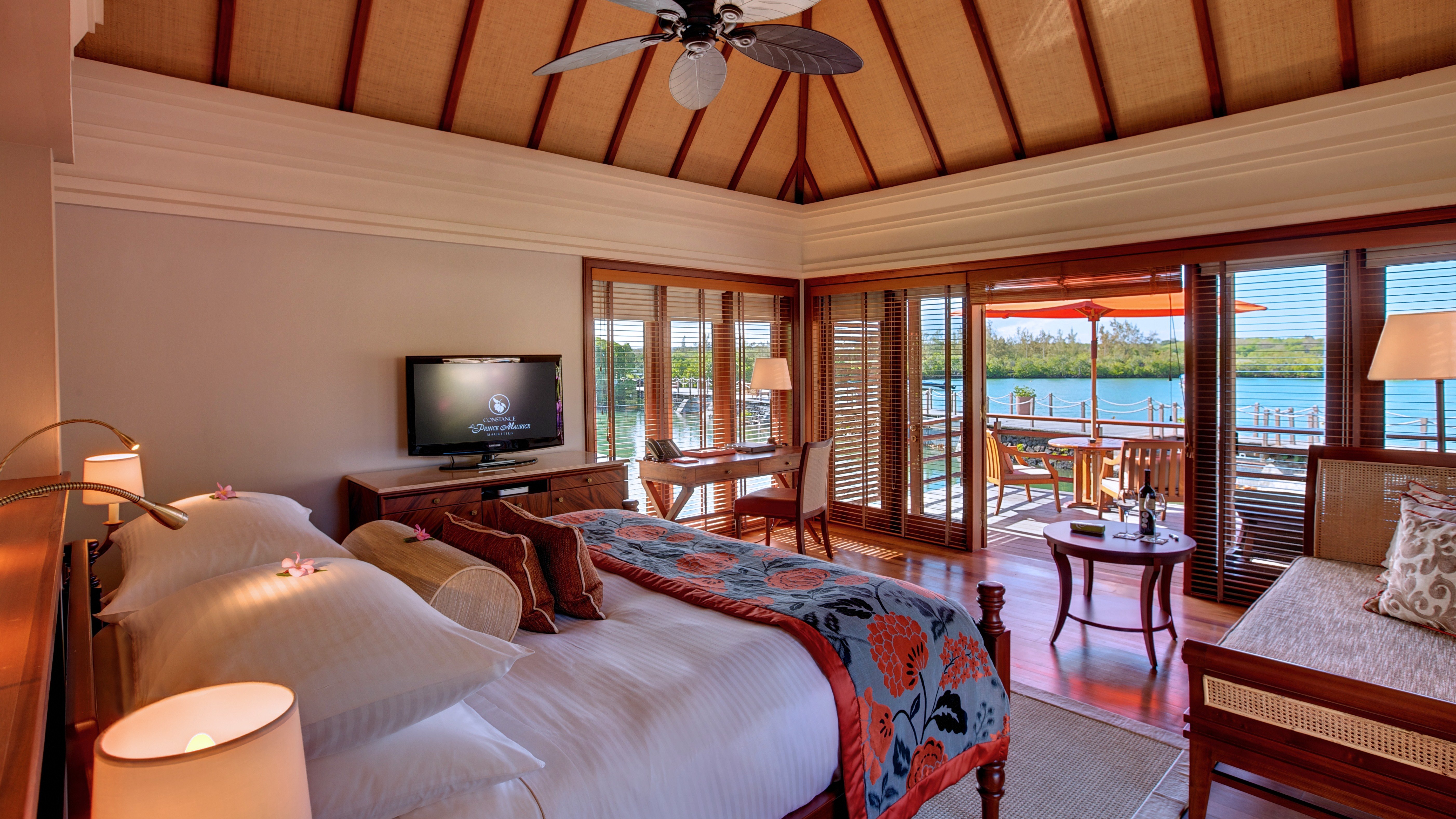 ON STILTS, JUNIOR SUITE