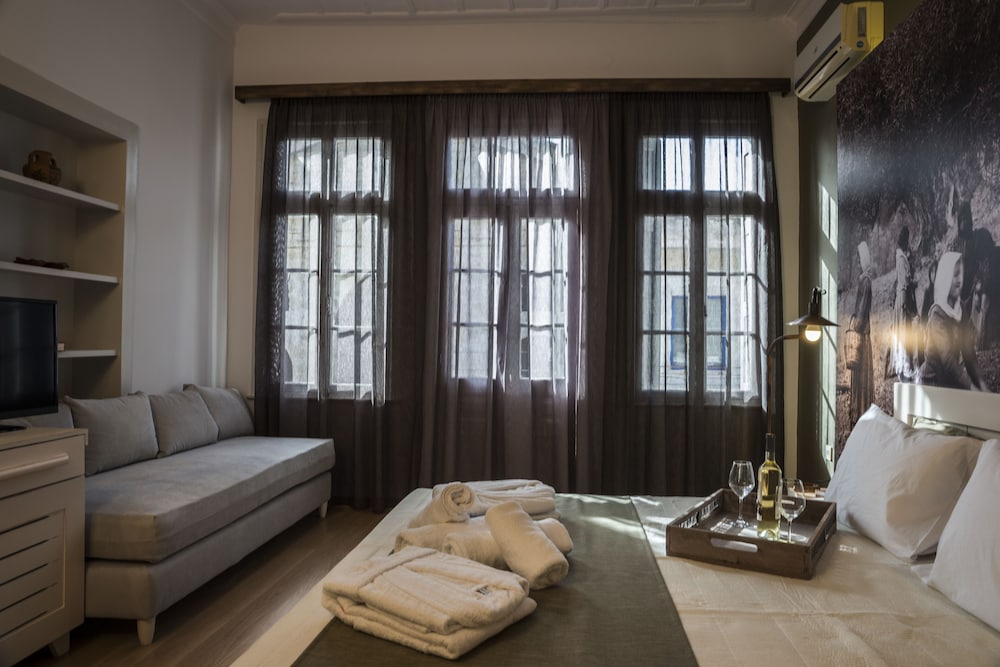 Elia Daliani Suites 37/43