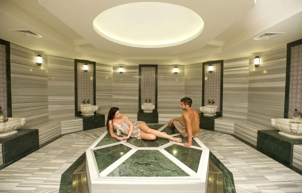 Green Bay Resort & Spa 58/86