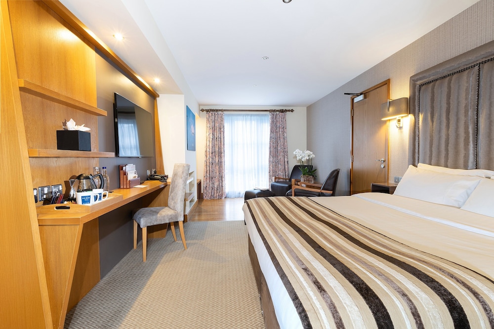 DELUXE, DOUBLE BED