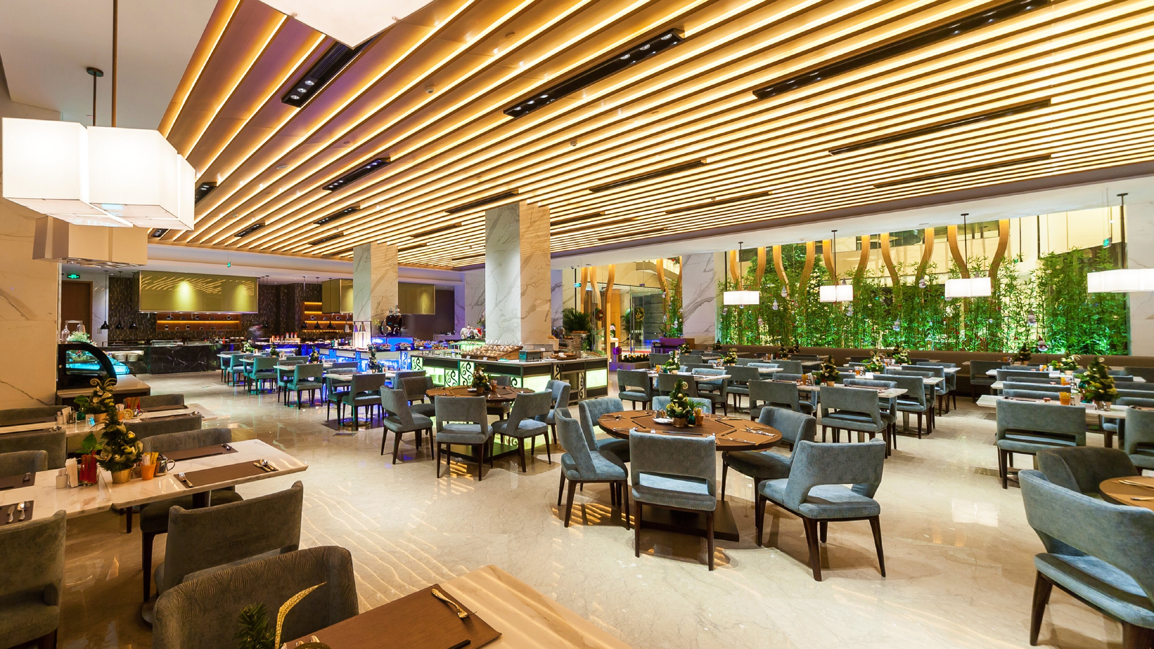 HOLIDAY INN NANJING XUANWU LAKE 63/77