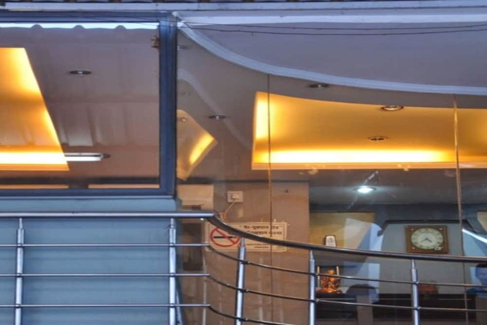 Hotel Rajdhani Plaza 1/43