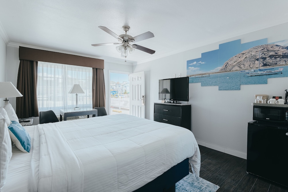 Downstairs, Deluxe, King Bed