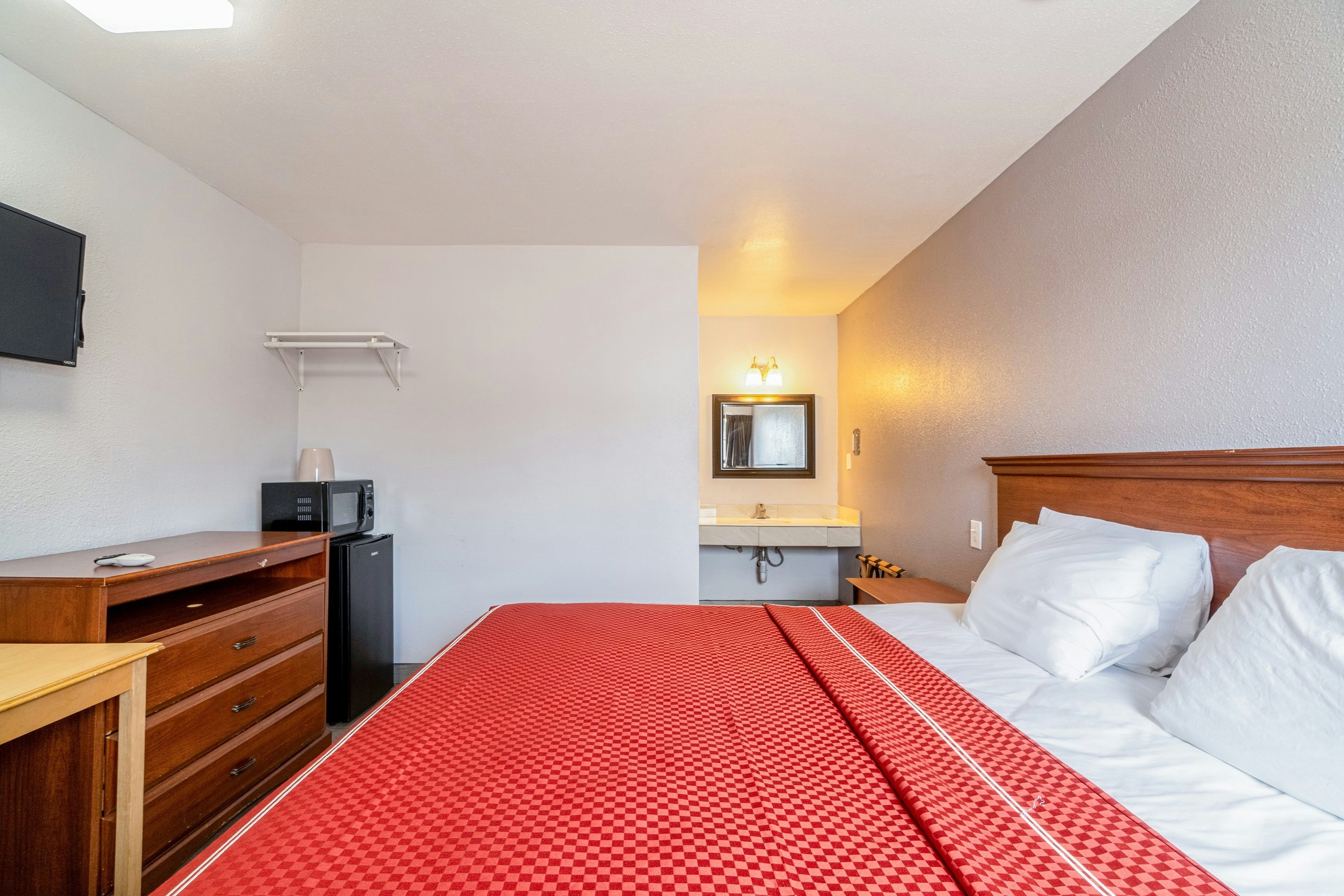 OYO Budget Inn Falfurrias Hwy 281 14/50