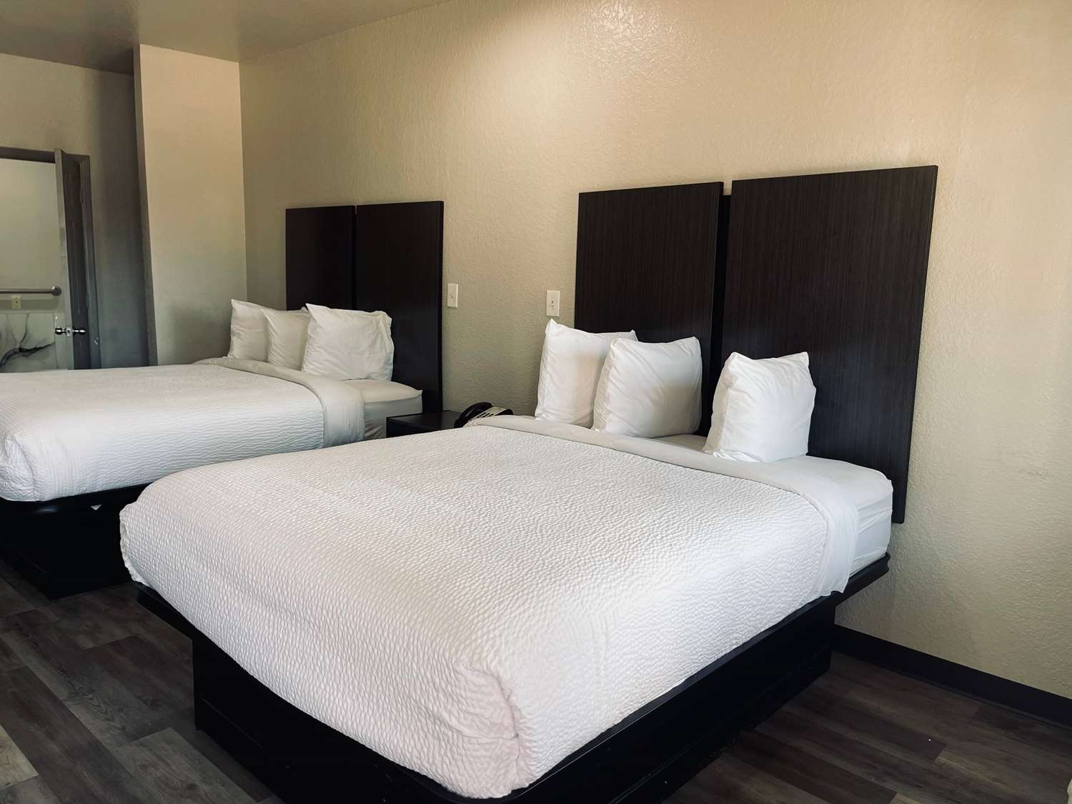 Days Inn Dickinson Tx 20/40