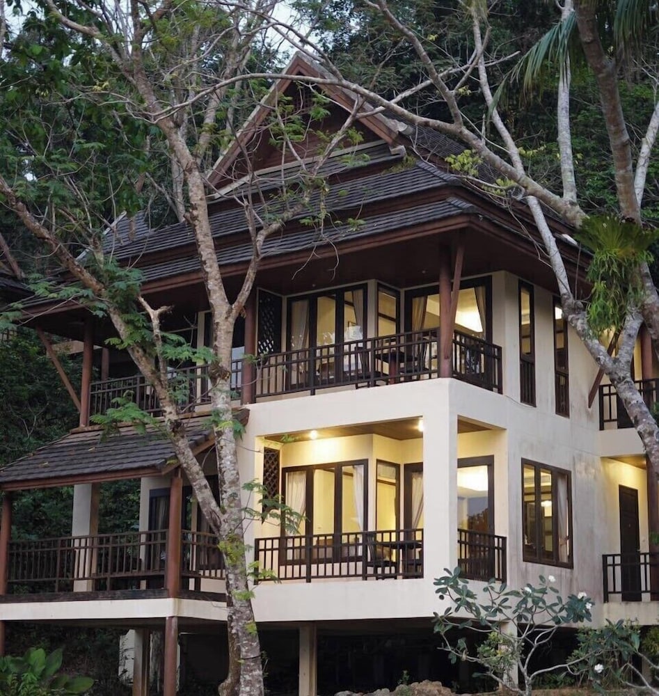 Kooncharaburi Resort & Spa 2/57