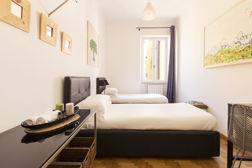 Rome Accommodation Condotti with terrace 9/50