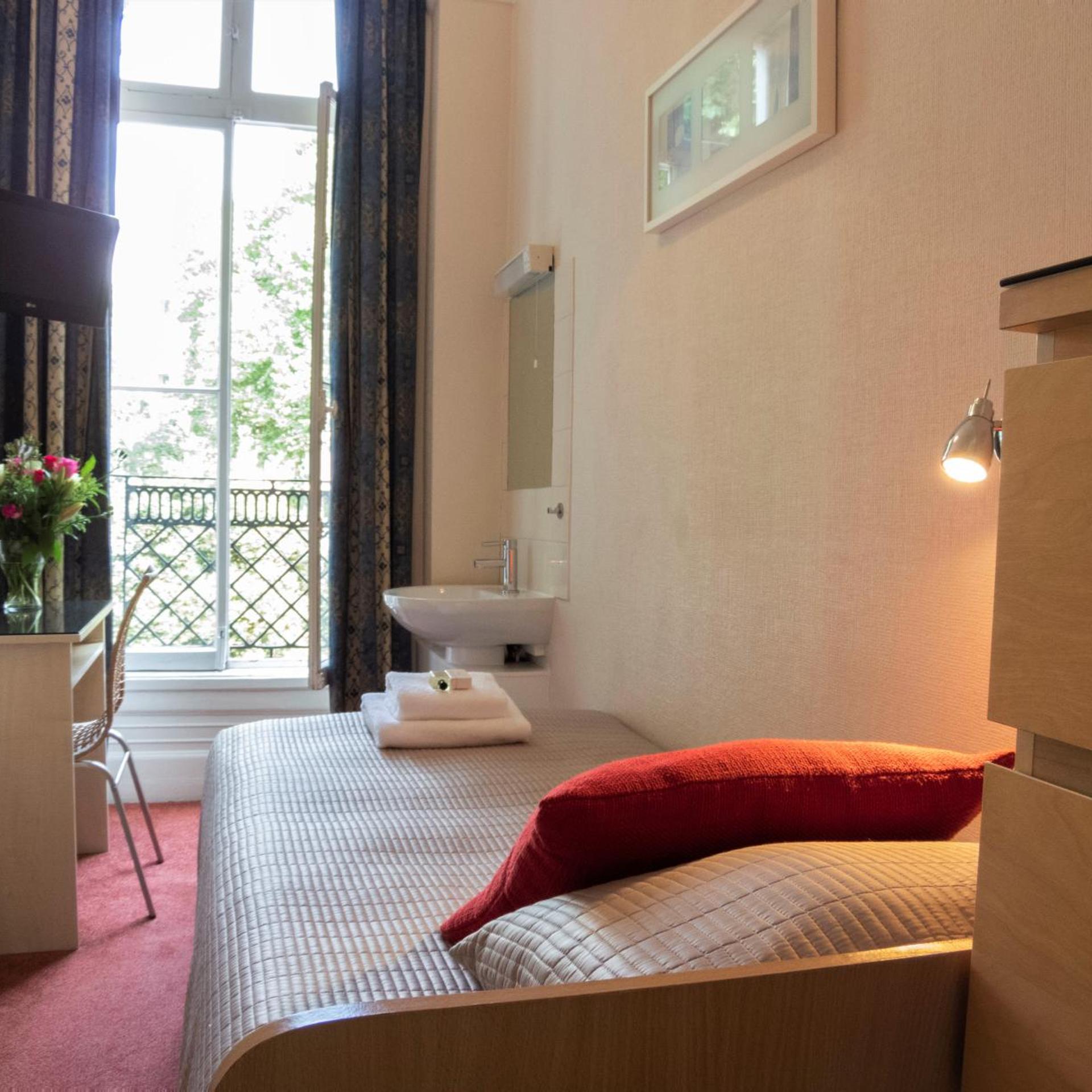 Standard, Single, External Bathroom