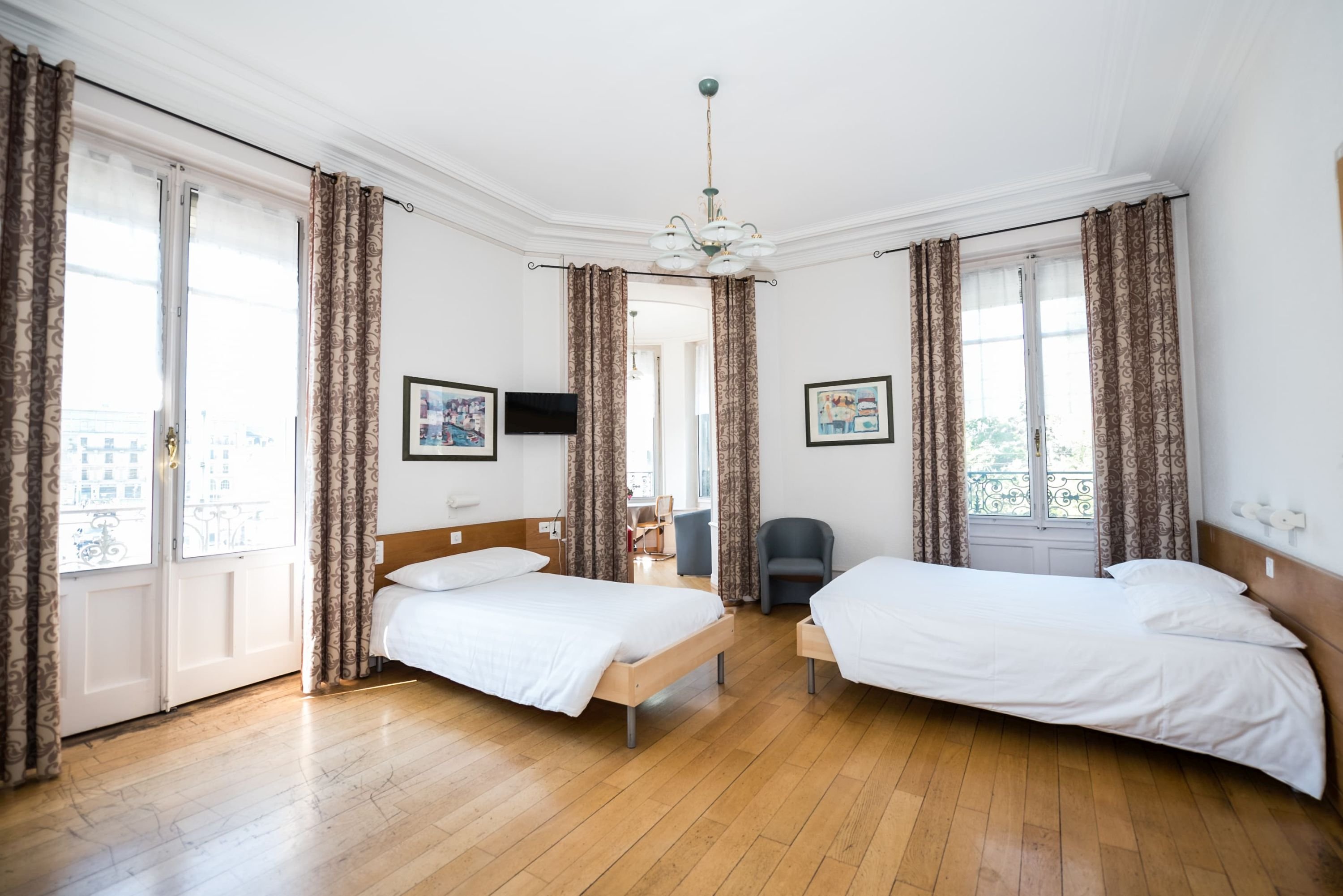 Hotel des Tourelles 9/26