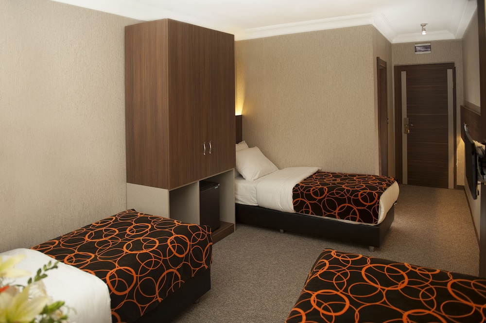 Room at Birbey Hotel, ISTANBUL