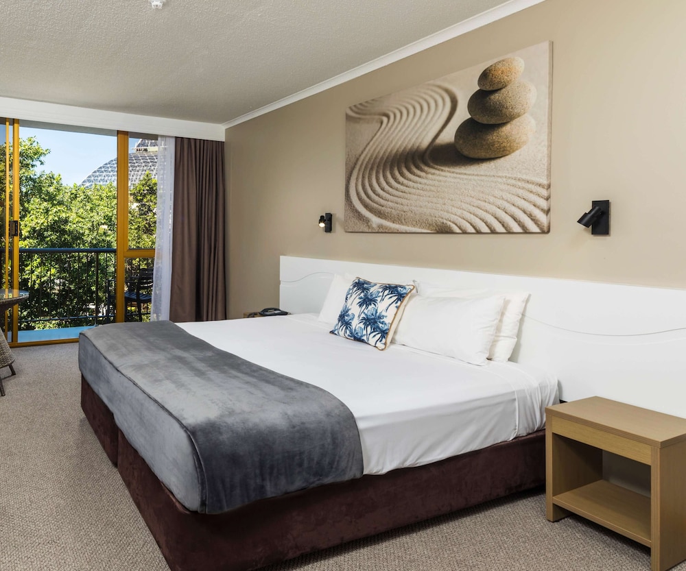 Pacific Hotel Cairns 29/72