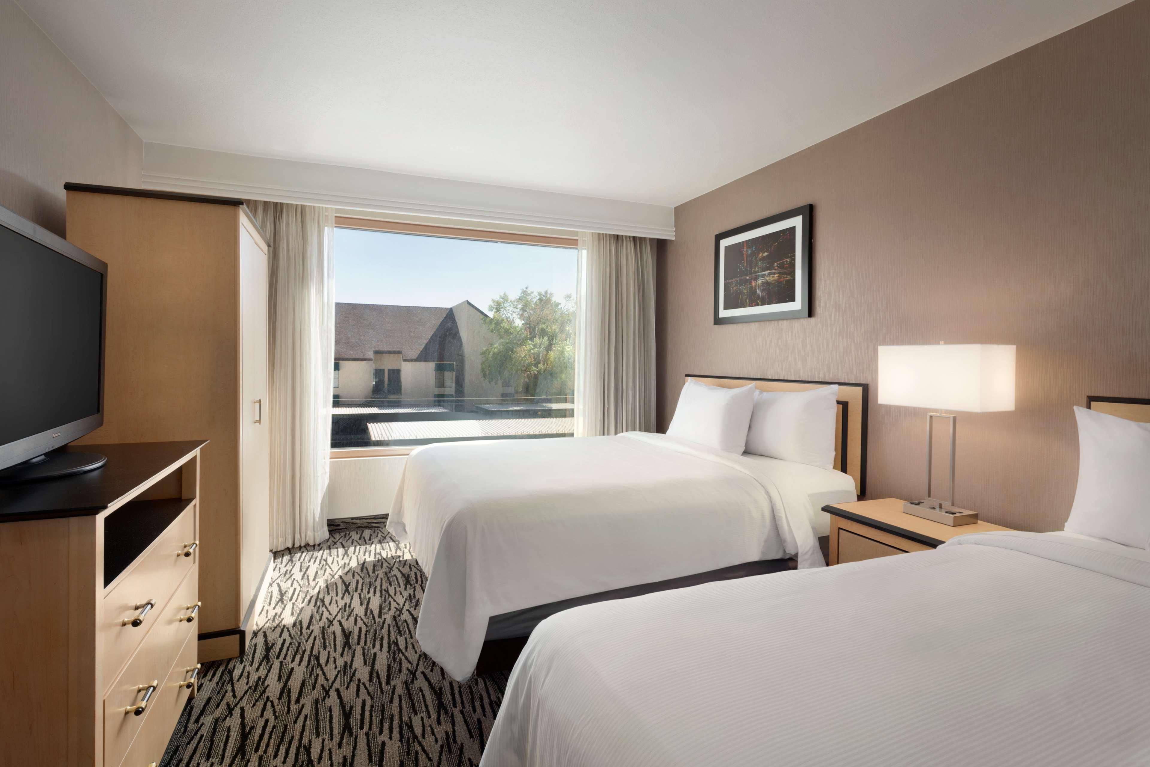 Conference, 3 Rooms, Suite, 2 Queen Beds