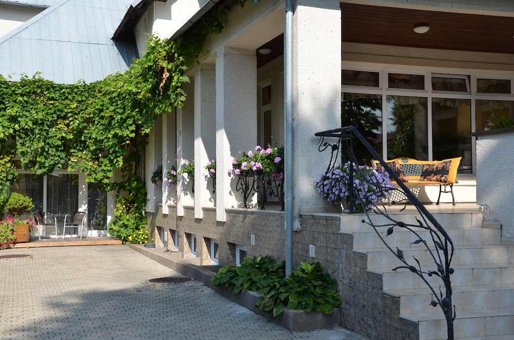Villa Zveju 29 40/50