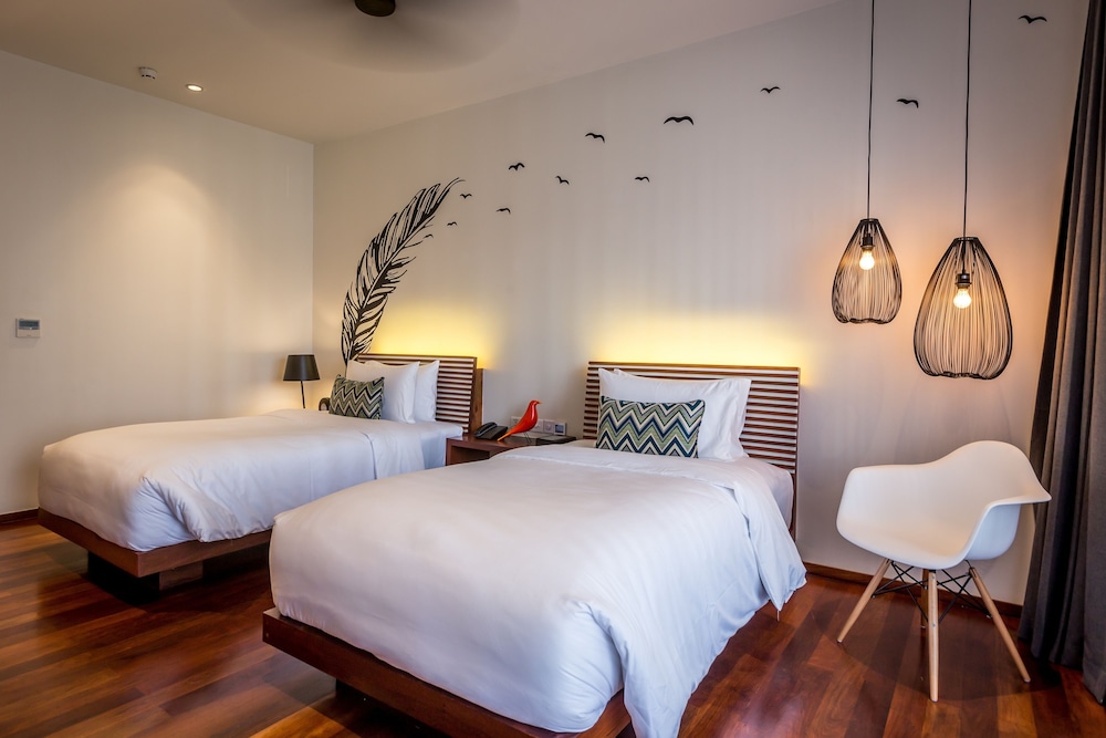 The Aviary Hotel 17/50