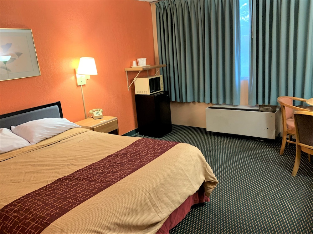 Red Carpet Inn & Suites Lima 16/64