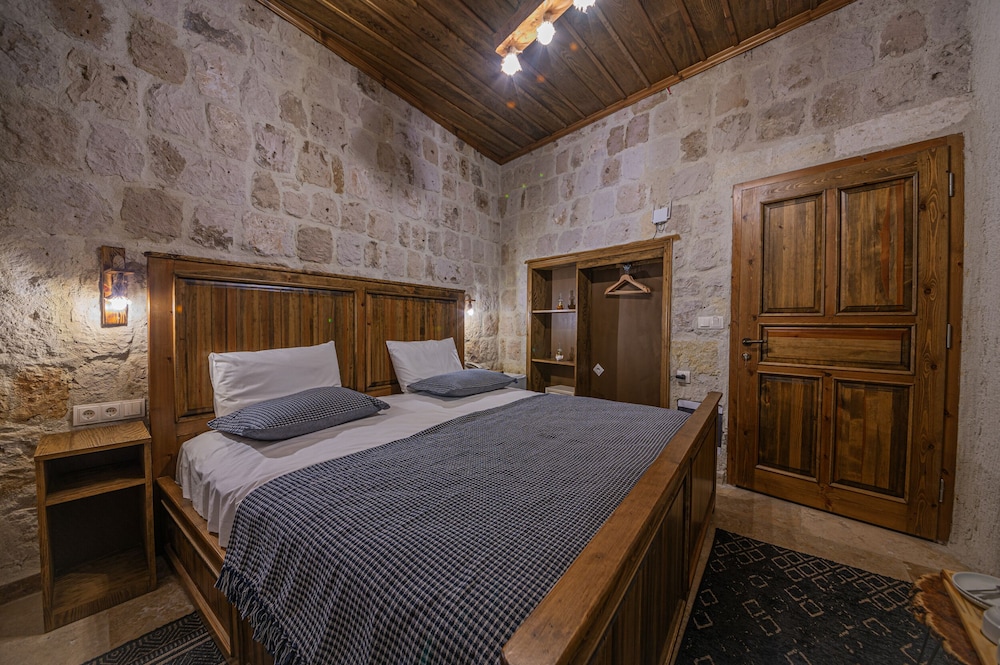 Belenus Cave Hotel 8/50