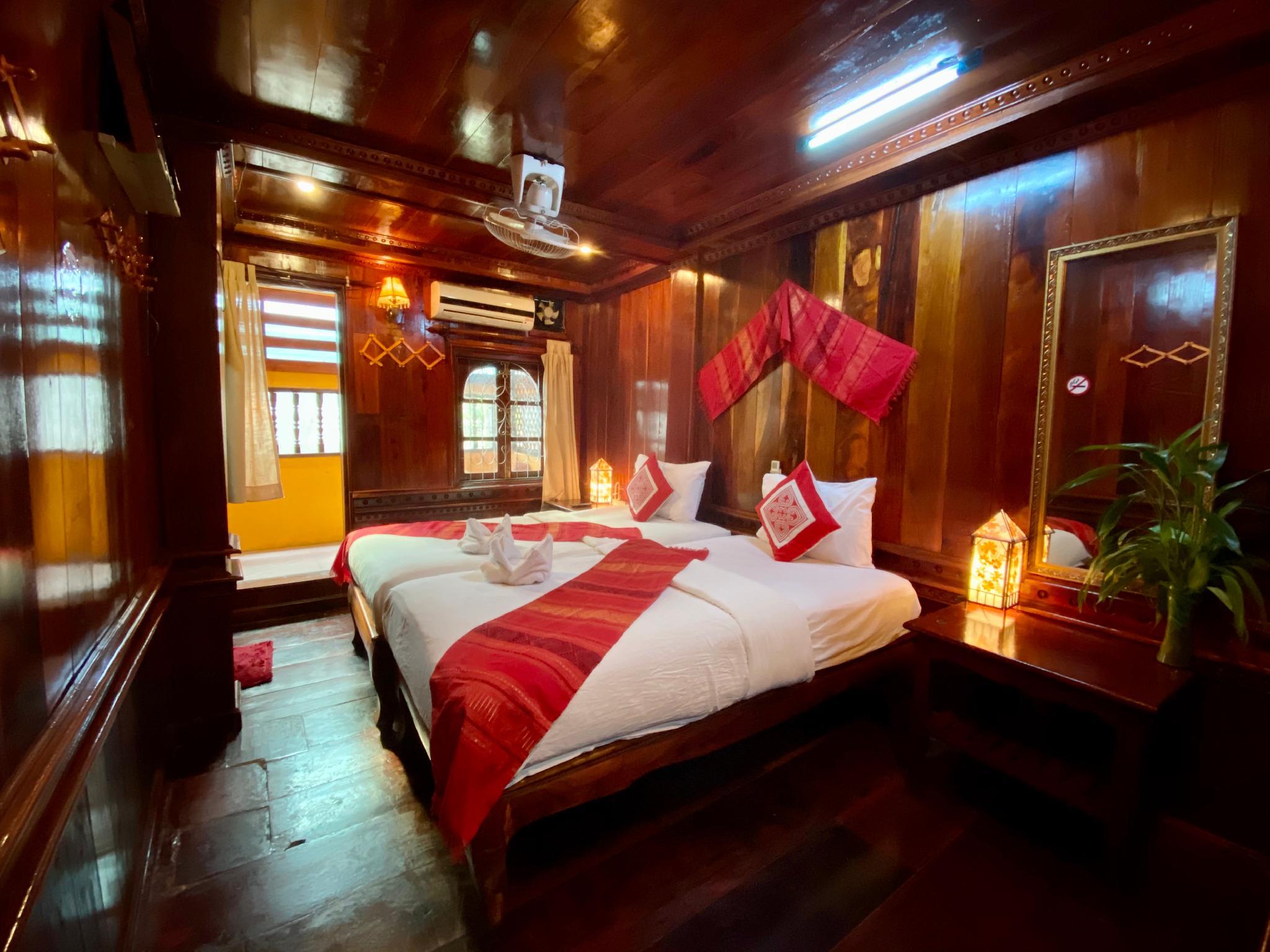 غرفة قياسية ثلاثية بسرير كوين وسرير فردي في الطابق الأرضي، Soutikone 1 Guesthouse 2/2