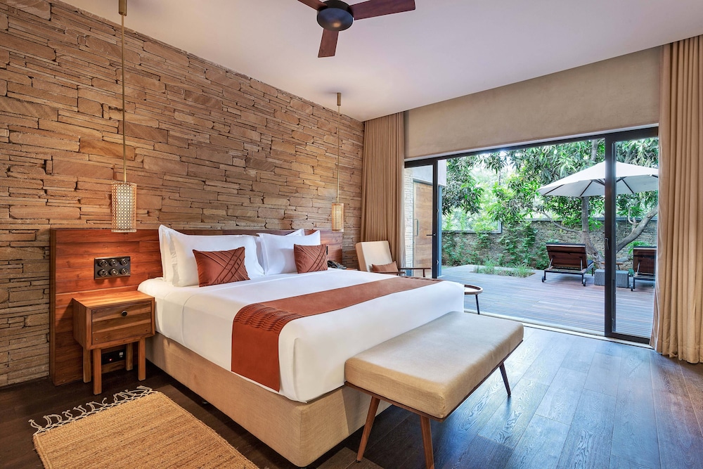 Woods, Villa, King Bed