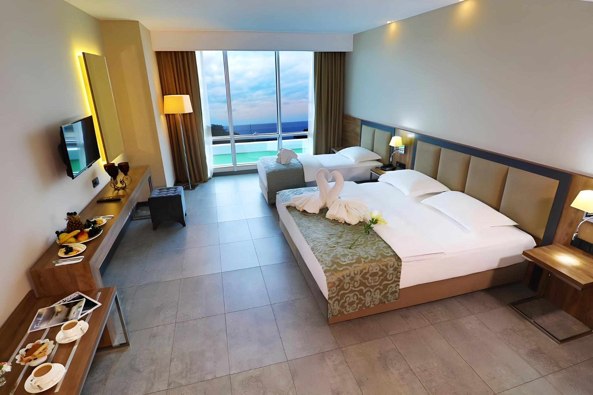 SUITE ROOM