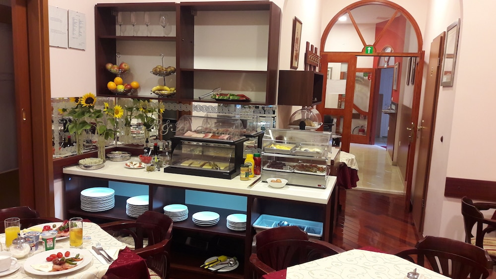 restaurant cafeteria