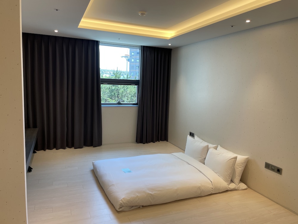 AG405 Hotel 10/50