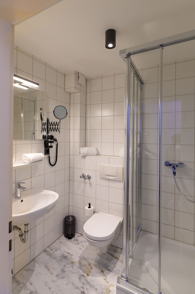 Nikii City Hotel 40/42