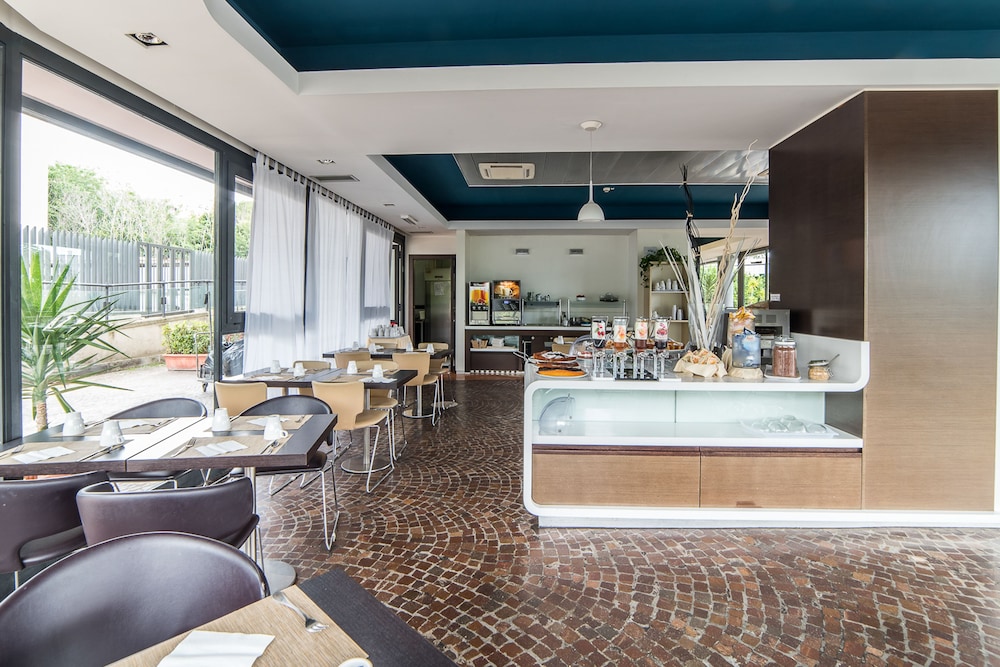 Sotel Nomentana Roma 19/24
