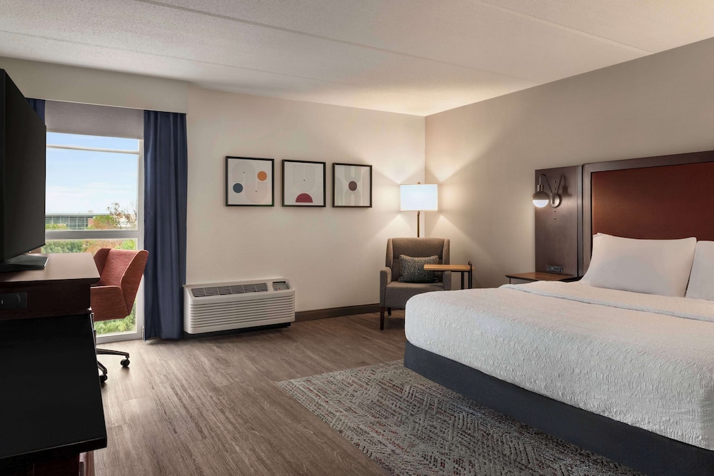 ROOM, KING BED