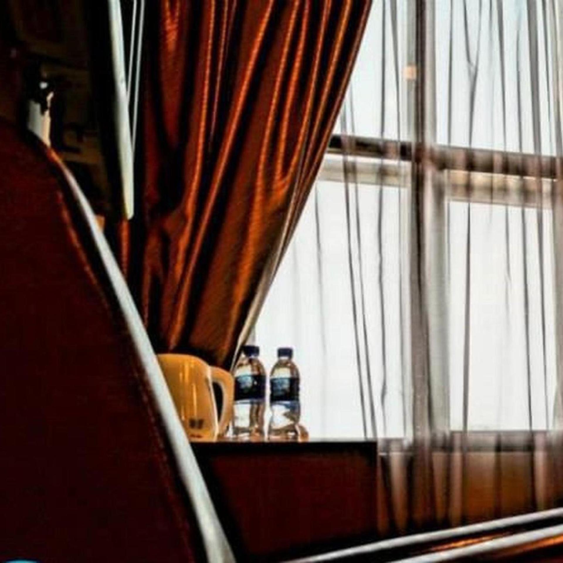 Capital O Rail Hotel 17/25