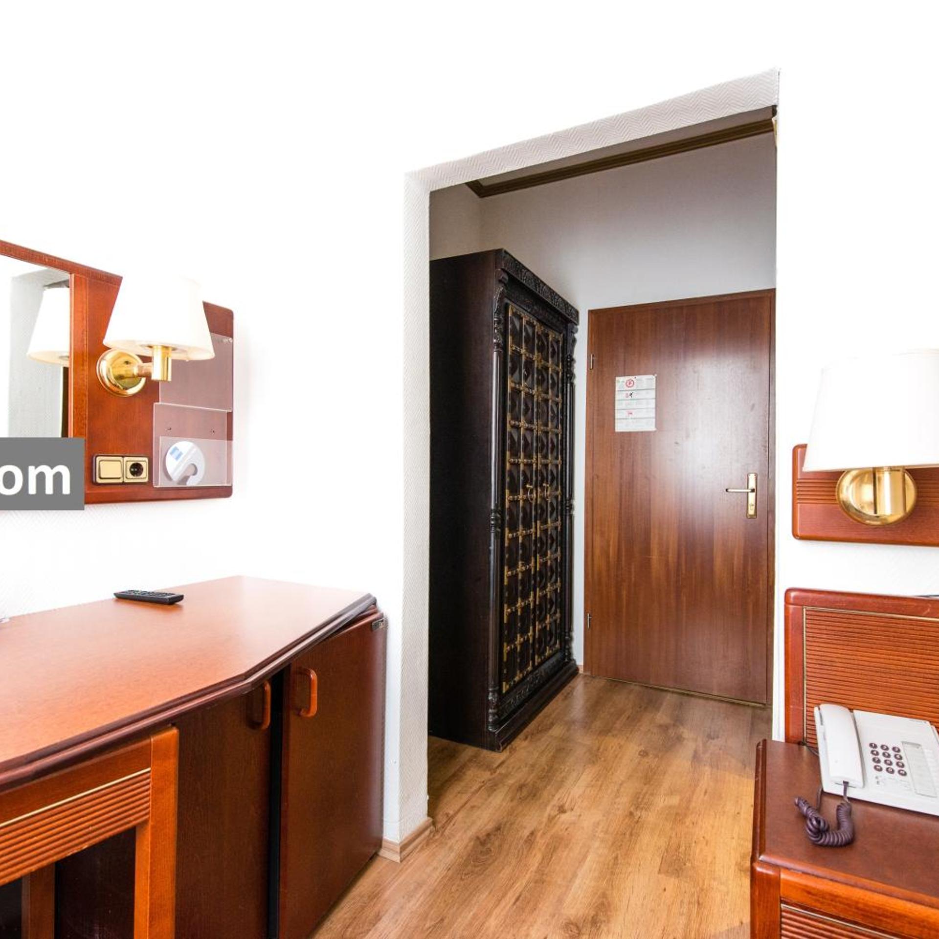 Lowen Hotel 14/58