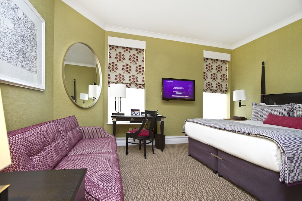 ST ERMINS HOTEL 12/41
