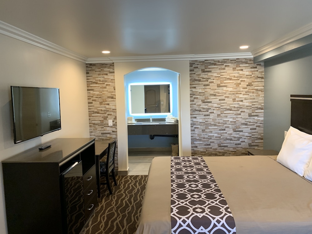 Industry Inn Amp Suites 22/60