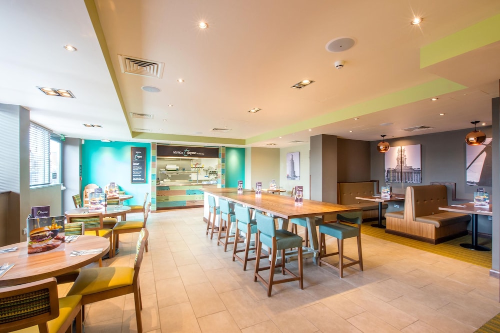 Premier Inn Birkenhead Town Centre 38/42