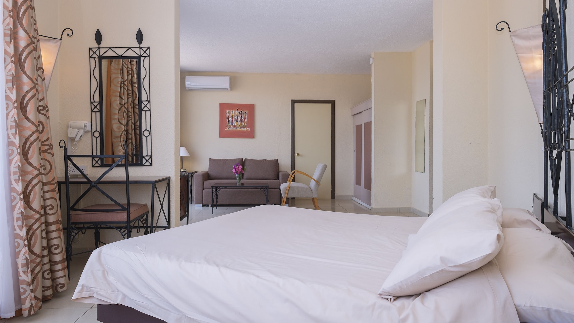 غرفة بريميوم بسرير كوين بإطلالة على البحر، Kombo Beach Resort 8/10