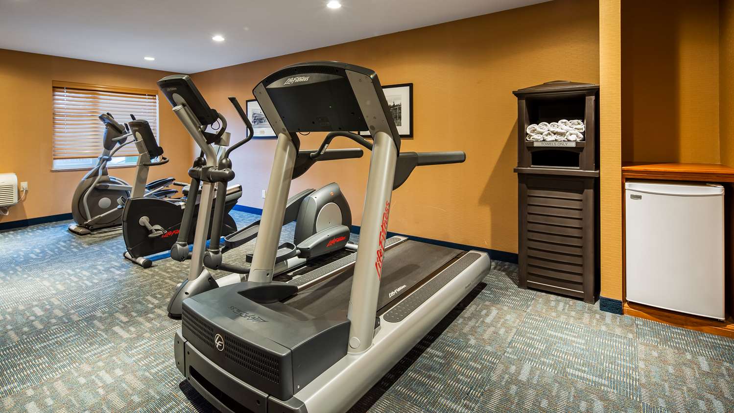 Best Western Plus Country Meadows Inn 14/28