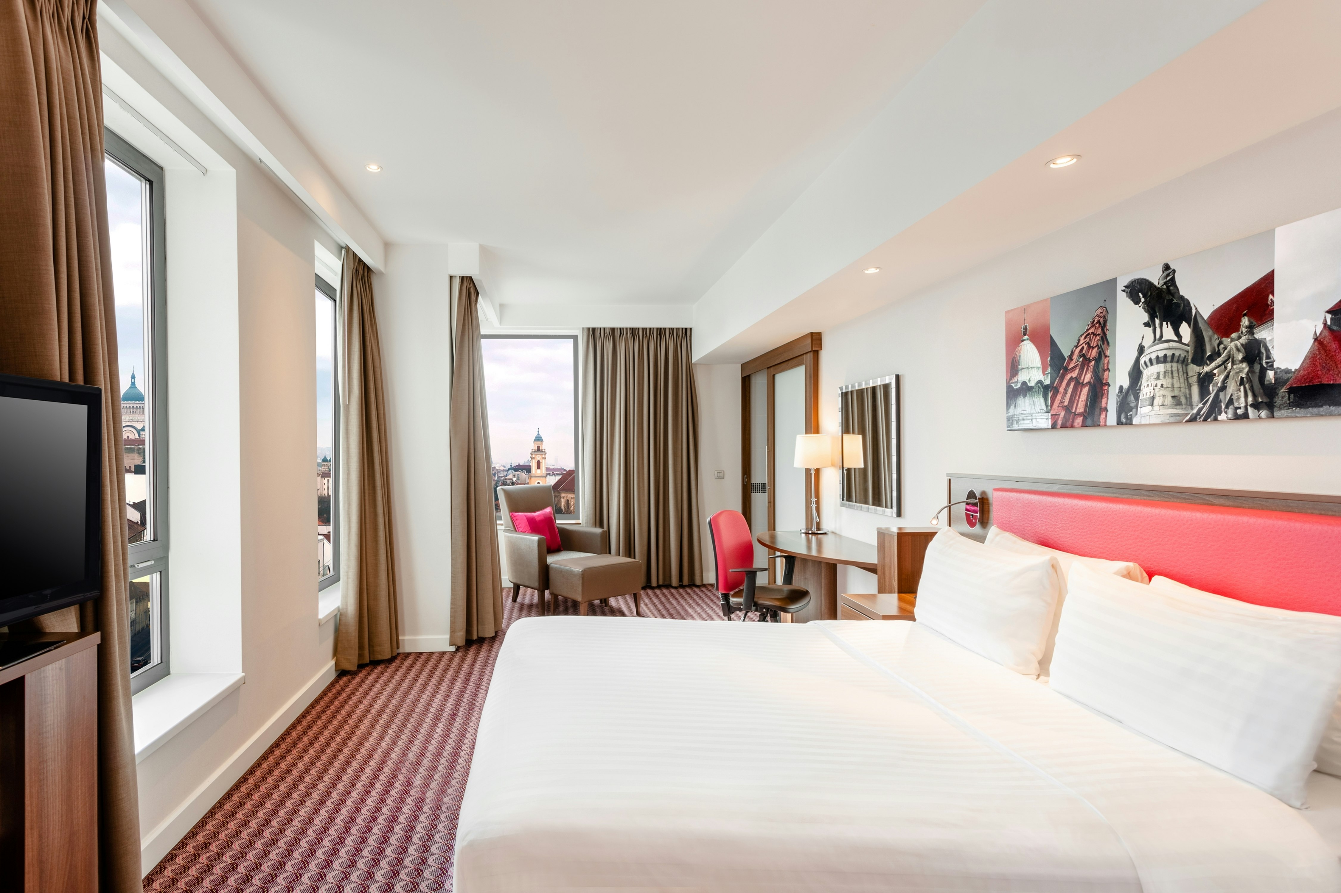ROOM, QUEEN BED, WITH VIEW