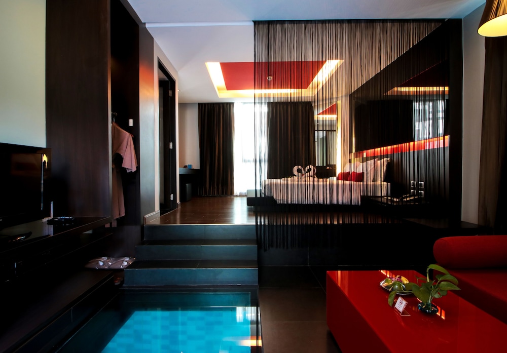 Z Through By the Zign Hotel 21/50