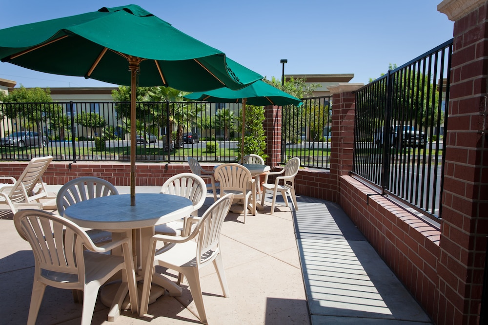 Holiday Inn Express Hotel Suites Sacramento Ne C 63/75