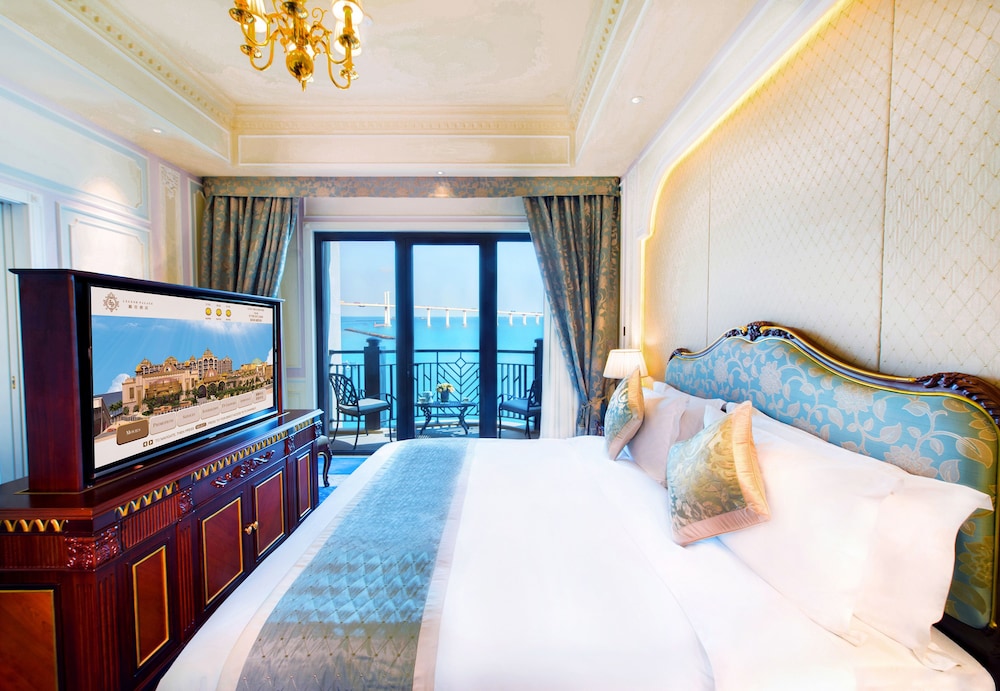 EXECUTIVE, SEA VIEW, BALCONY