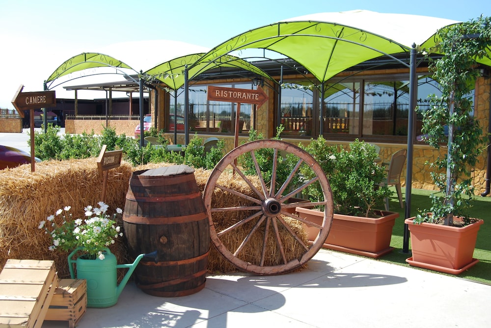 Tenuta Madre Terra 2/25