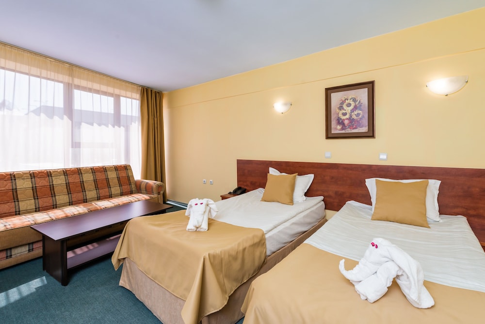 Avenue Hotel 20/50