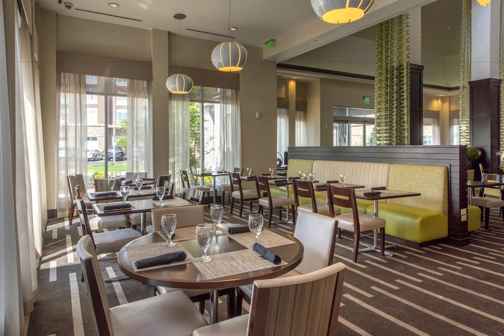 Hilton Garden Inn Raleigh Cary 53/67