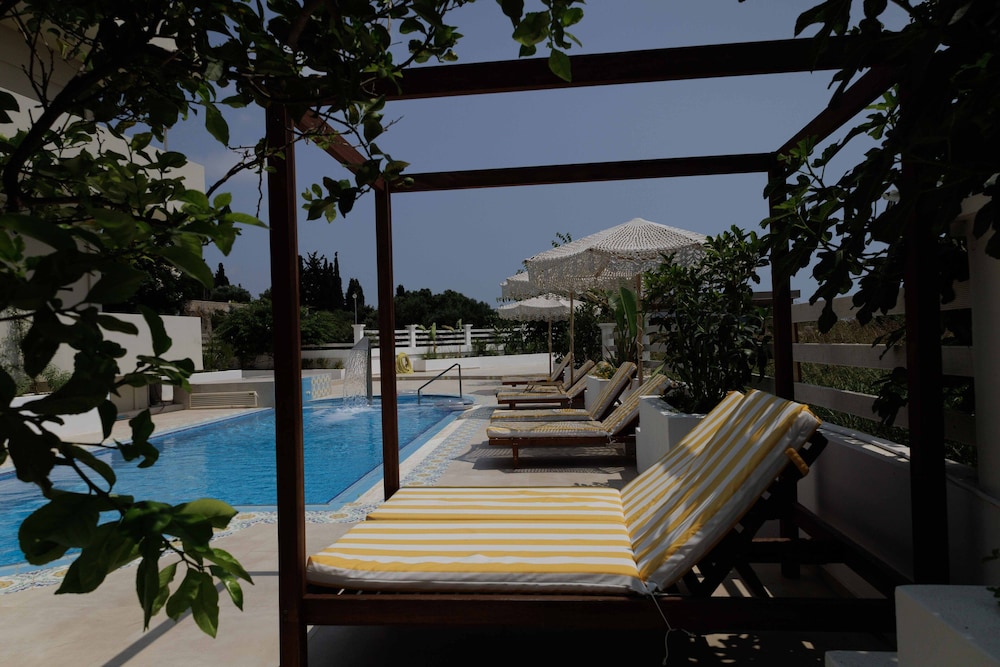 Maggana Residence 57/62
