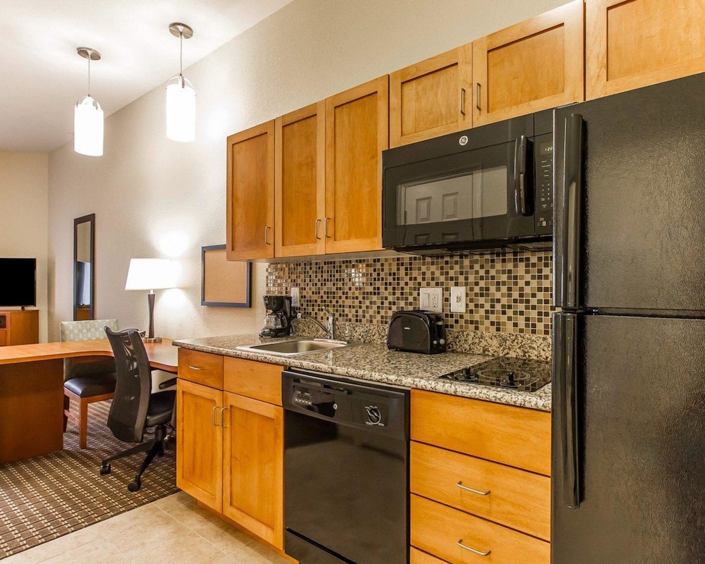 MainStay Suites Stanley 43/46