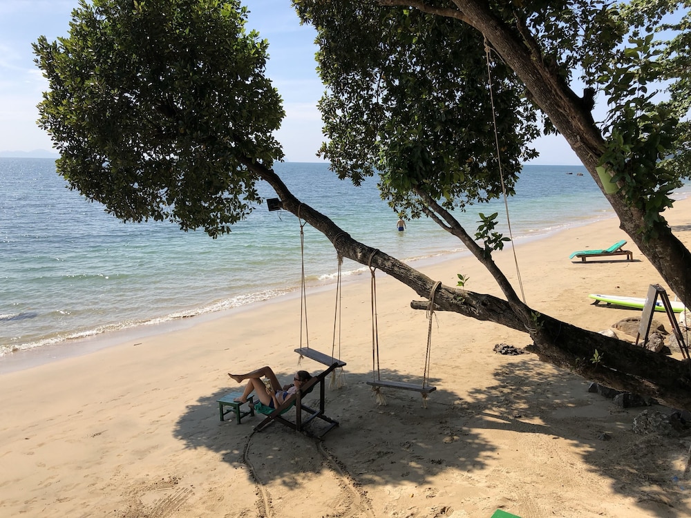 Koh Jum Ocean Beach Resort 35/50