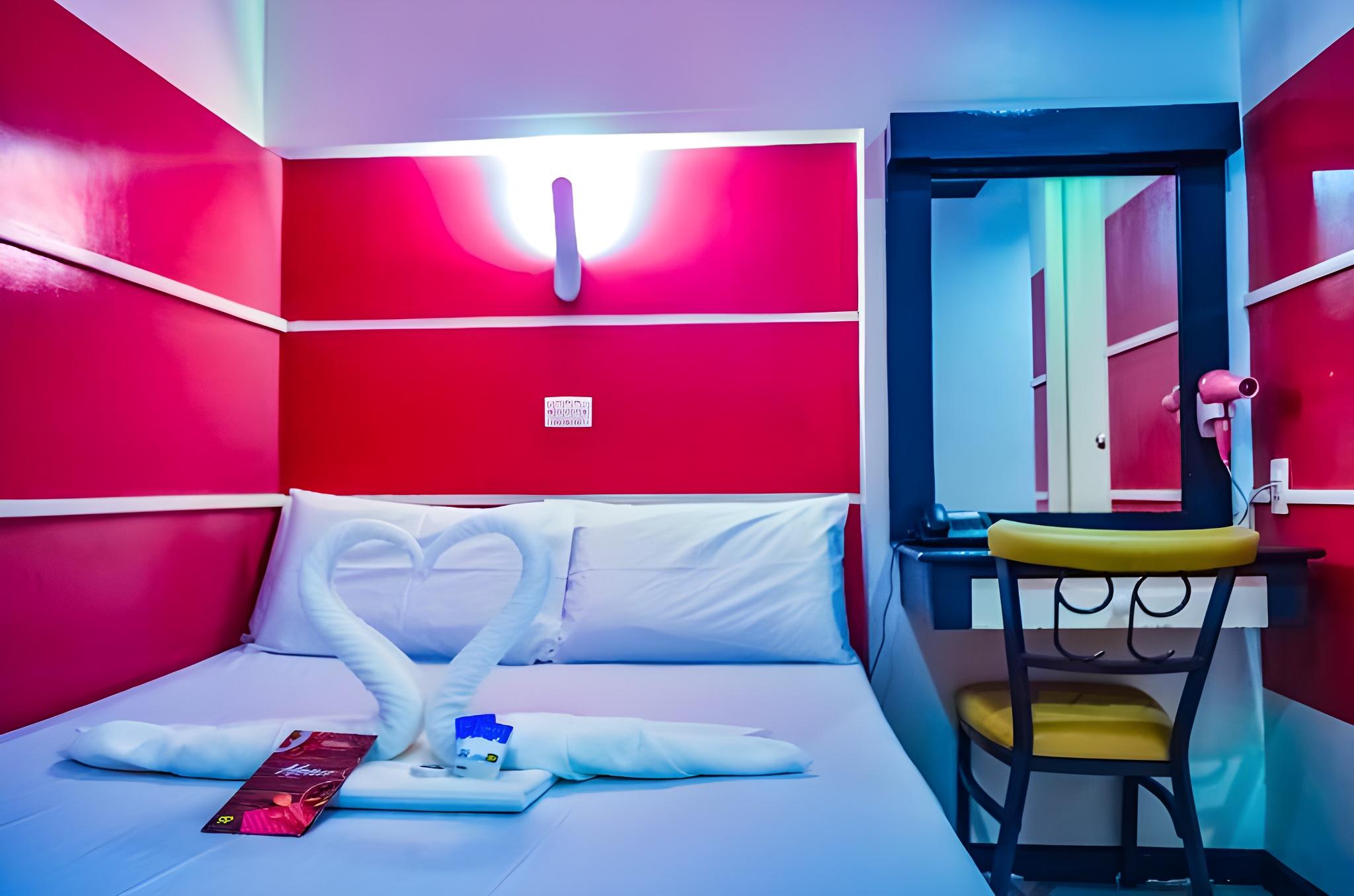 Deluxe, Double Bed, No Window