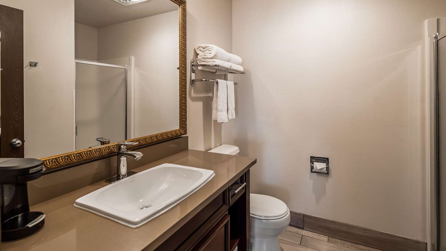 Best Western Salbasgeon Inn & Suites Of Reedsport 14/15