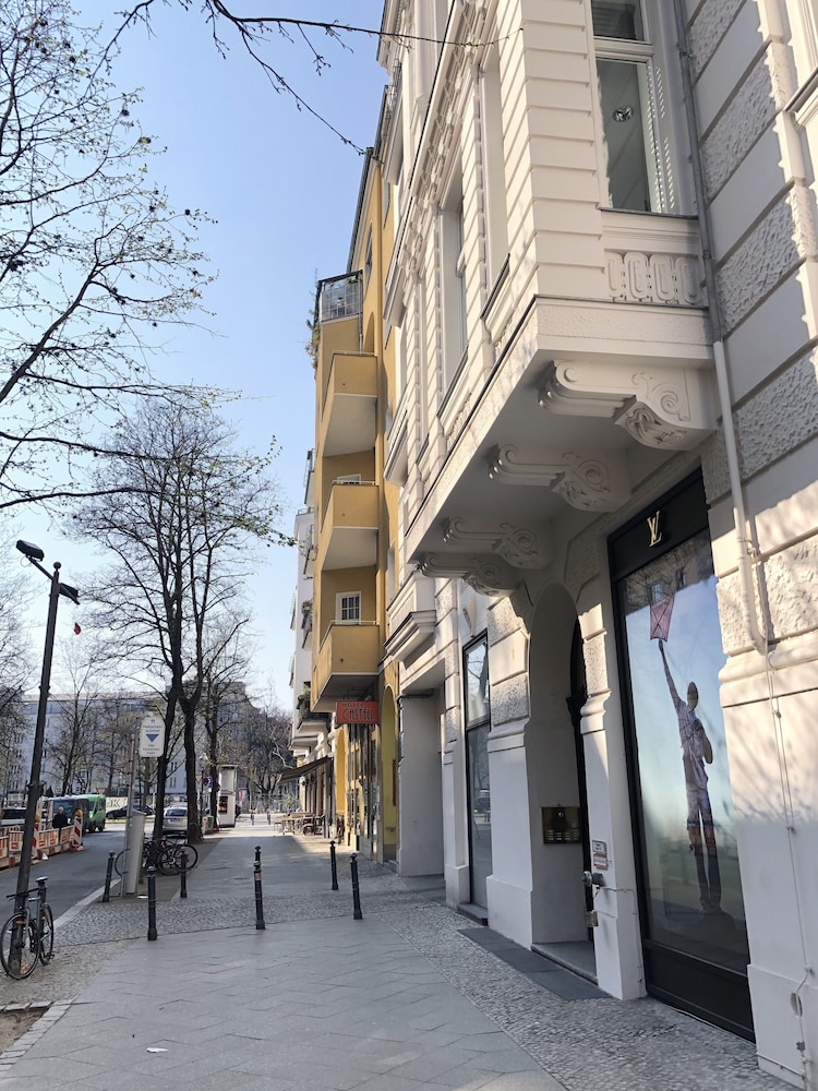 Castell Hotel 42/49