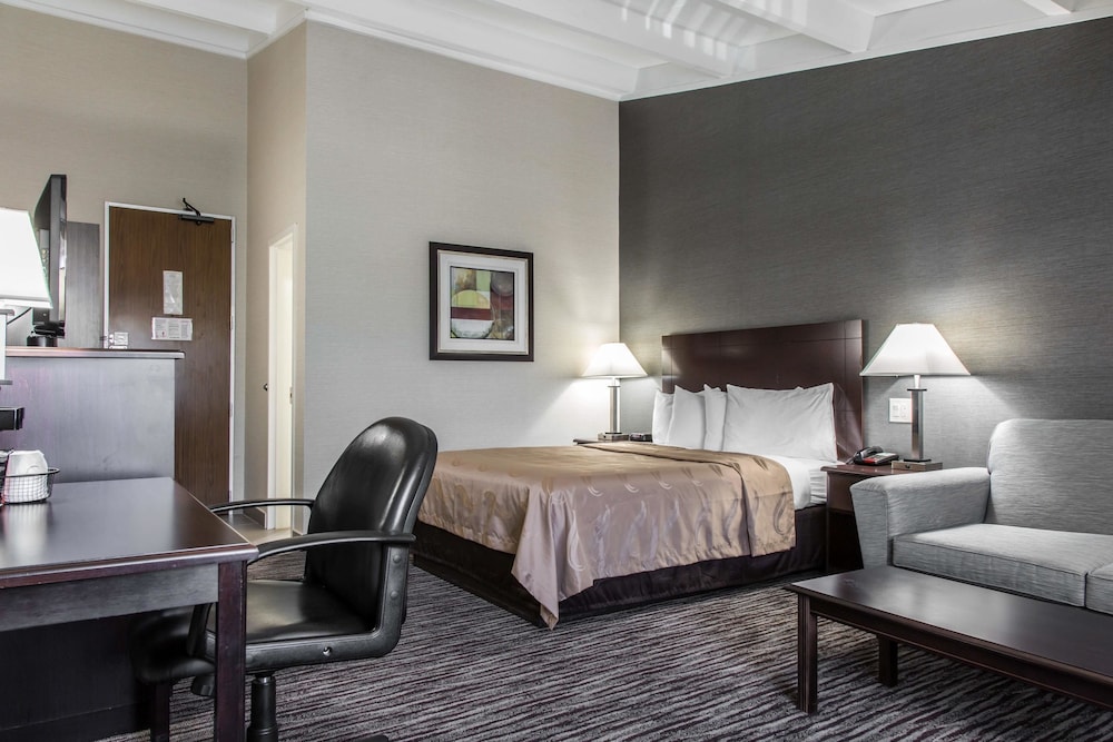 Quality Inn and Suites Danbury Near University 23/44