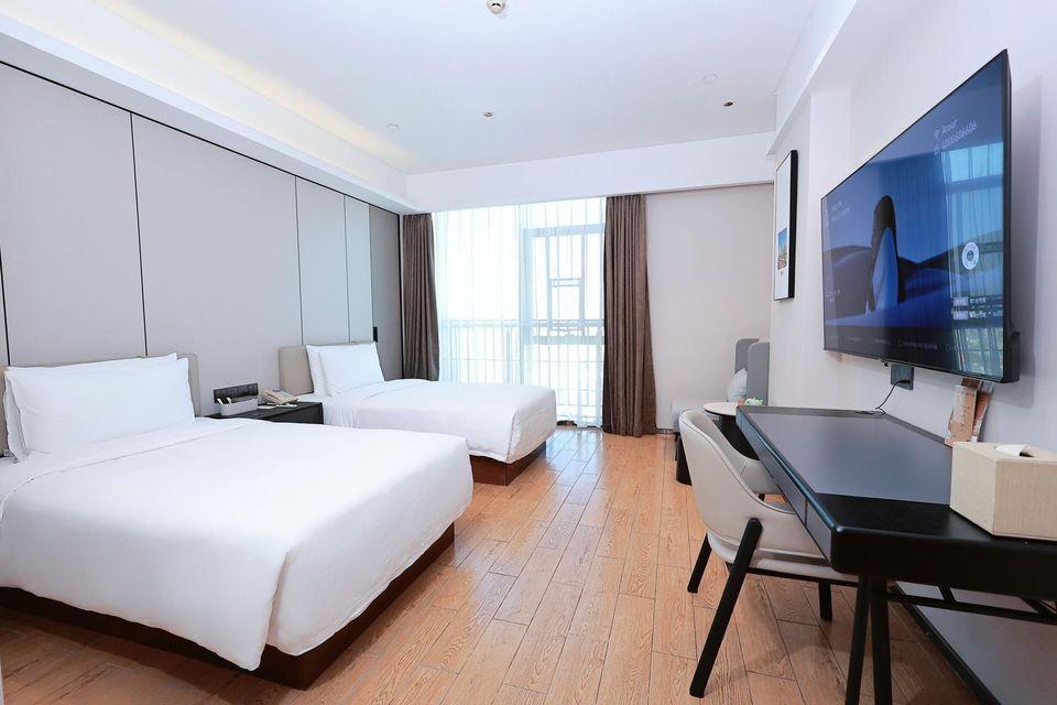 Elegant, Twin Beds